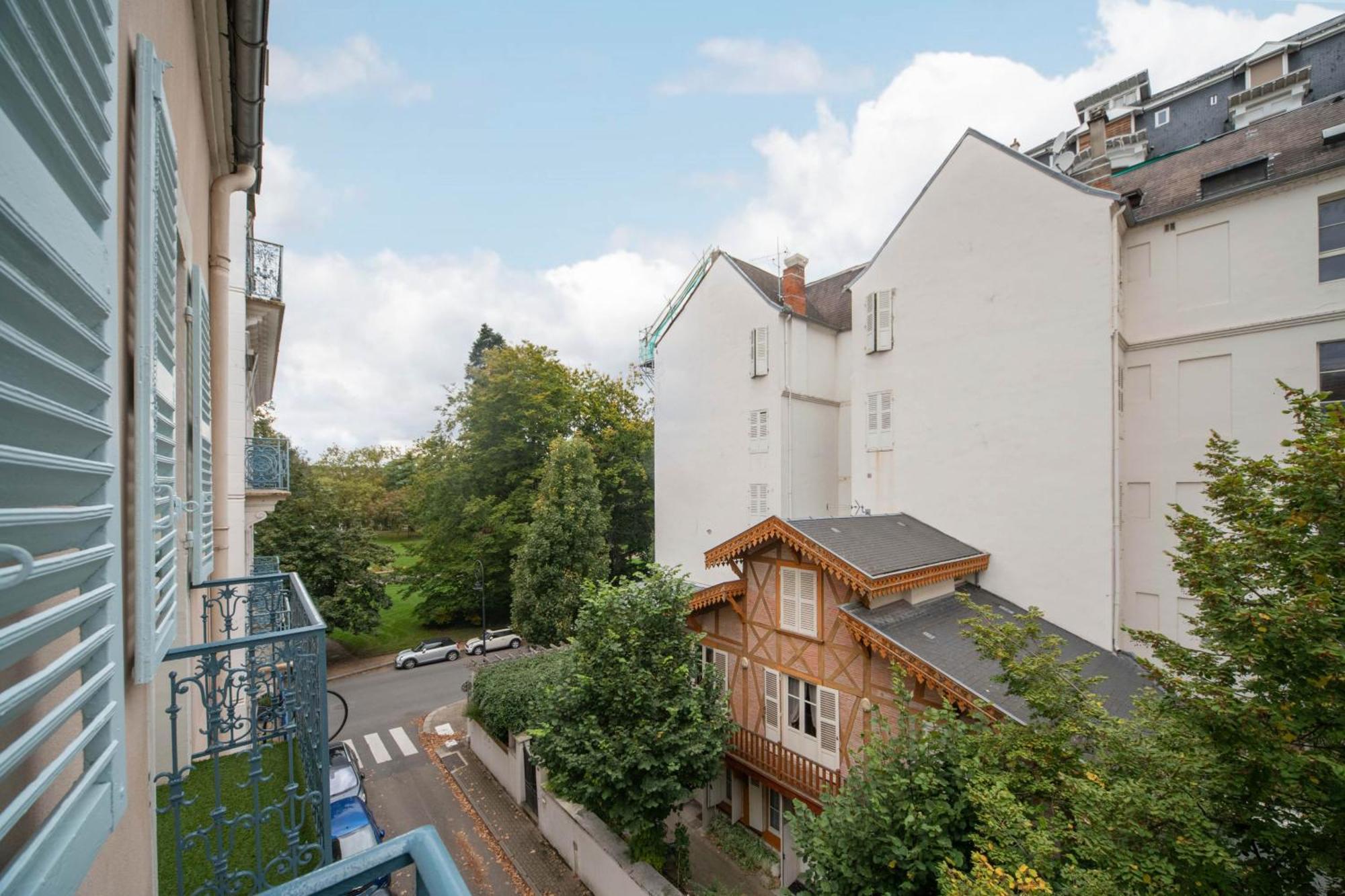 Residence Serbie - Appartements Design Et Climatises En Centre Ville Vichy Exterior photo